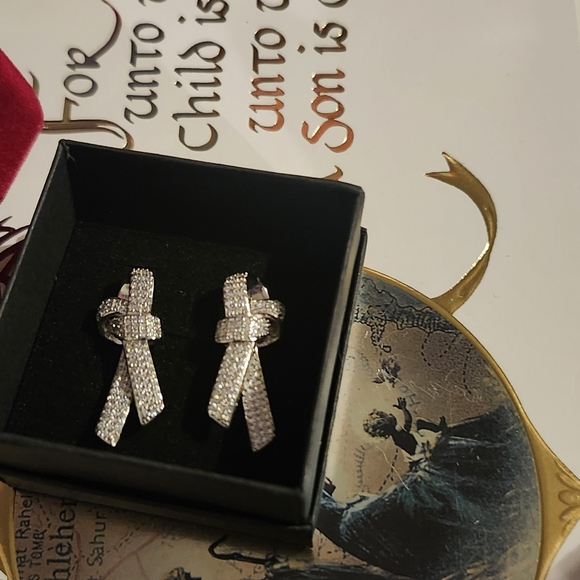 Micro Pave Bowknot Moissanite Diamond Earrings - Picture 5 of 12